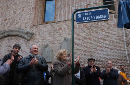 <p>Inauguración de la Plaza de Arturo Barea en Madrid</p>