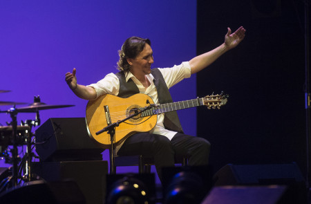 <p>Vicente Amigo, durante la presentación de<em> Memoria de los sentidos</em> en el Teatro Real. </p>