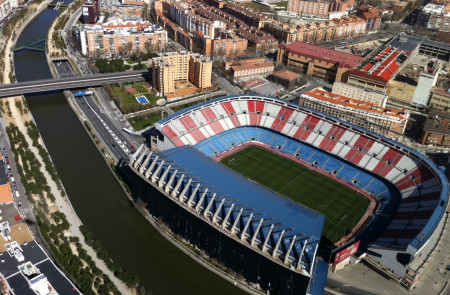 <p>Vista del Estadio Vicente Calderón, 2013</p>