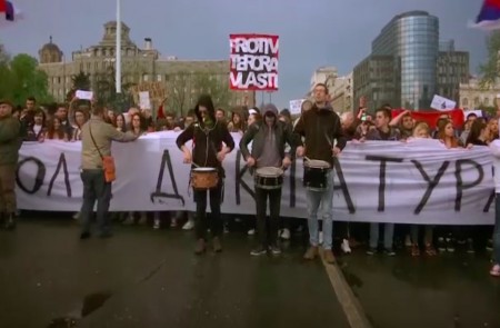 <p>Protestas en Serbia, tras la elección de Aleksandar Vučić.</p>