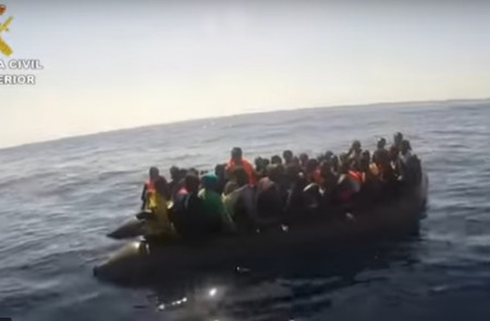 <p>Inmigrantes llegando a la costa de Almería</p>