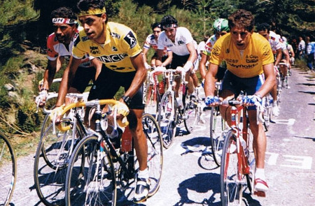 <p>Perico Delgado (derecha), durante la Vuelta a España de 1989. </p>
