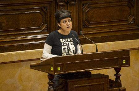 <p>La portavoz de las CUP, Anna Gabriel, durante su intervención en el pleno del Parlament el pasado 10 de octubre.</p>