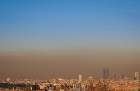 <p>La 'boina' de contaminación sobre la ciudad de Madrid.</p>