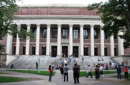 <p>La Widener Library de la Universidad de Harvard.</p>