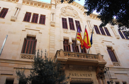 <p>Fachada del Parlament de las Islas Baleares.</p>