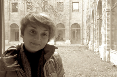 <p>La profesora Araceli Cañadas, en la Universidad de Alcalá de Henares. </p>
