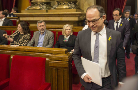 <p>El candidato a la Presidencia de la Generalitat, Jordi Turrull, entrando en el Parlament, el 22 de marzo, para someterse a la sesión de investidura.  </p>