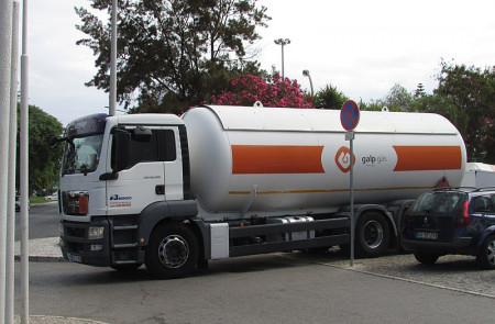 <p>Camión cisterna de la empresa energética GALP en el Algarve, Portugal. Septiembre de 2017</p>