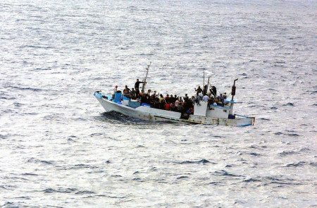 <p>Barco de refugiados en el Mediterráneo.</p>