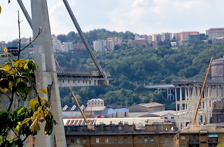 <p>El puente Morandi de Génova, después de desplomarse en el verano de 2018. </p>