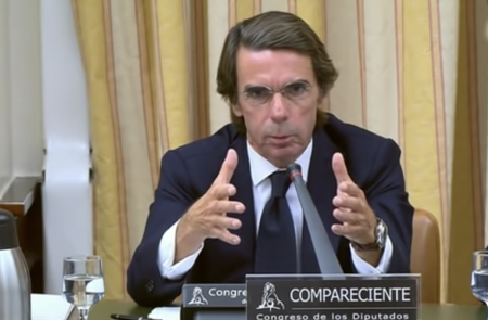 <p>José María Aznar durante la Comisión de Investigación sobre la presunta financiación ilegal del Partido Popular.</p>