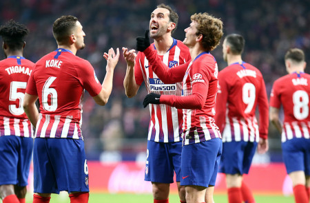 <p>Los jugadores del Atlético de Madrid celebran el gol de Griezmann en el partido contra el Espanyol. </p>