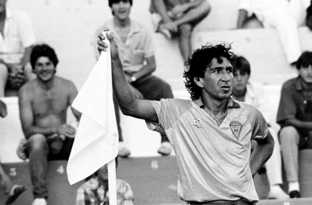 <p>Mágico González, durante un partido con el Cádiz.</p>