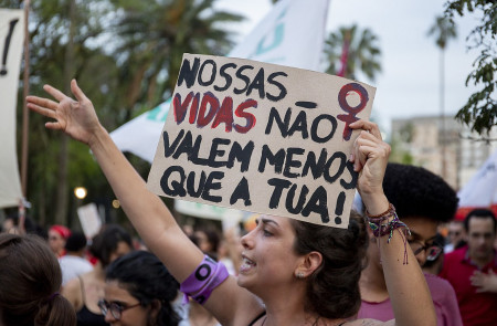 <p>Manifestación contra Jair Bolsonaro en Porto Alegre, el 29 de septiembre de 2018.</p>