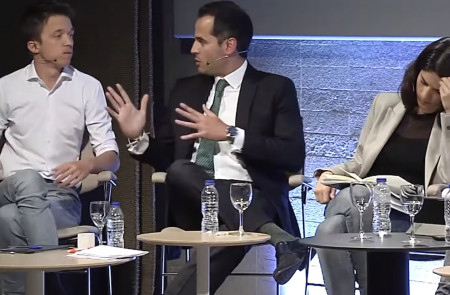 <p>Íñigo Errejón, Ignacio Aguado e Isabel Serra durante el debate de candidatos a la Comunidad de Madrid, 20 de mayo.</p>