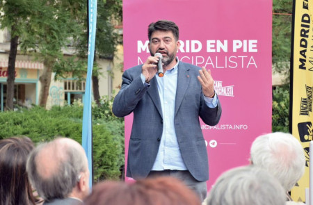 <p>Carlos Sánchez Mato durante un acto de campaña en Chamberí (Madrid), el 21 de mayo. </p>