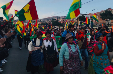 <p>El sector cocalero de los yungas se manifiesta en contra de Evo Morales en el sur de La Paz.</p>