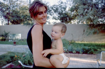 <p>La escritora Lucia Berlin con su hijo David en 1963.</p>