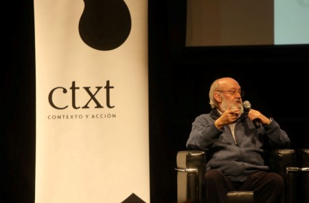 <p>José Luis Cuerda, en la presentación de CTXT en el Círculo de Bellas Artes, 2016. </p>