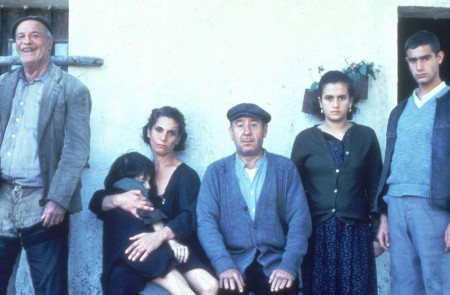 <p>Fotograma de la película <em>Los Santos Inocentes</em></p>