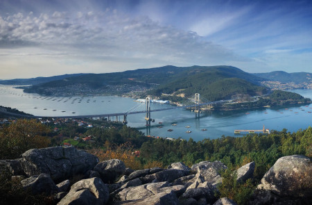 <p>El puente de Rande, en Redondela (Vigo) y su entorno.</p>