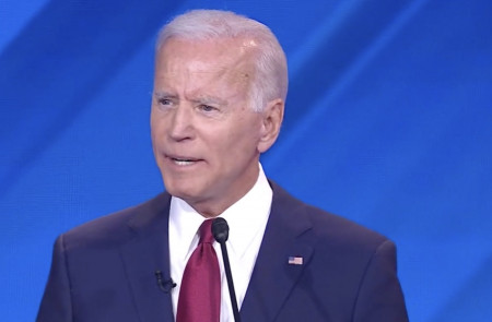 <p>El candidato presidencial demócrata y exvicepresidente de EEUU, Joe Biden, durante un debate en la CNN</p>