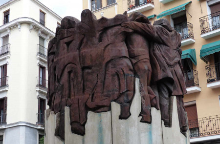 <p>Monumento a los abogados de Atocha, en Madrid. </p>