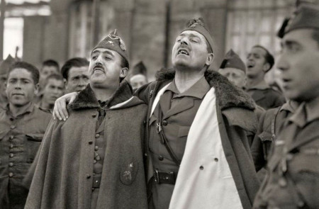 <p>Francisco Franco y Millán Astray, en el cuartel de Dar Riffien (1926).</p>