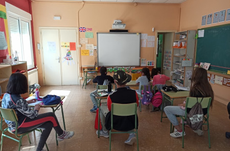 <p>El colegio de Valcarca con todo su alumnado. </p>