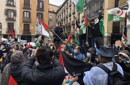 <p>Concentración frente al Ministerio de Asuntos Exteriores (Madrid) para protestar por el ataque marroquí en El Guerguerat (noviembre 2020).</p>