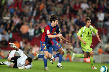 <p>Leo Messi, en el momento de marcar el maradoniano gol al Getafe de 2007.</p>