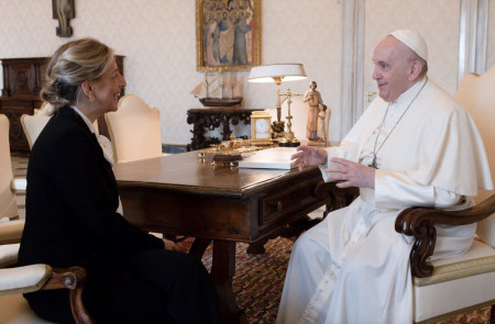 <p>El Papa Francisco se reúne con la vicepresidenta segunda del Gobierno Yolanda Díaz (11 de diciembre de 2021).</p>