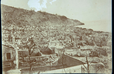 <p>La ciudad de St. Pierre en Martinica, destruida por la erupción volcánica del Mont Pelée en 1902.</p>