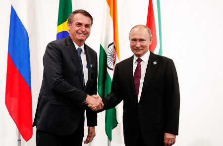 <p>Jair Bolsonaro y Vladímir Putin, en 2019, durante una reunión en Japón</p>