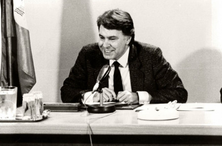 <p>Felipe González en una rueda de prensa como presidente del Gobierno en 1986.</p>