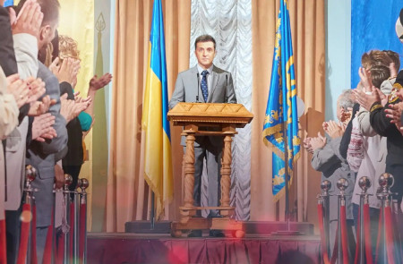 <p>Imagen promocional de la serie ‘Servant of the people’, protagonizada por Volodimir Zelenski antes de convertirse en presidente de Ucrania. </p>