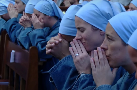 <p>Jóvenes monjas pertenecientes al instituto religioso Iesu Communio, situado en Burgos. </p>