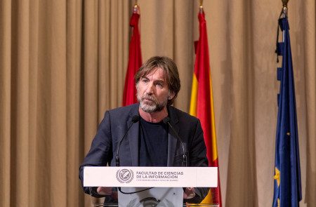 <p>Antonio de la Torre, durante su discurso de agradecimiento tras ser nombrado alumno ilustre de la Universidad Complutense de Madrid.</p>