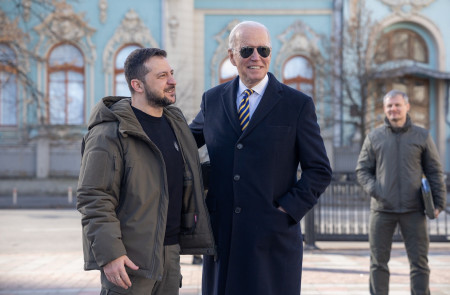 <p>Joe Biden y Volodímir Zelenski, durante la visita del presidente estadounidense a Kiev, el pasado 20 de febrero. </p>