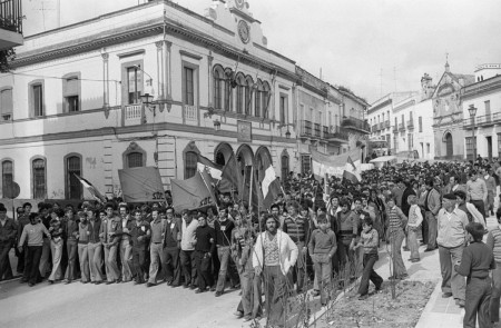 <p>Jornaleros andaluces se manifiestan en Lebrija, año 1968.</p>