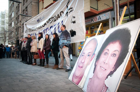 <p>Homenaje en Pamplona en 2014 a Ángel Berroeta, panadero asesinado por un policía nacional tras el 11M. </p>