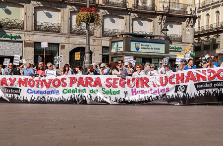 <p>Manifestación de la Marea Blanca contra la privatización de la sanidad pública, Madrid. <strong>/ Wikimedia Commons</strong></p>