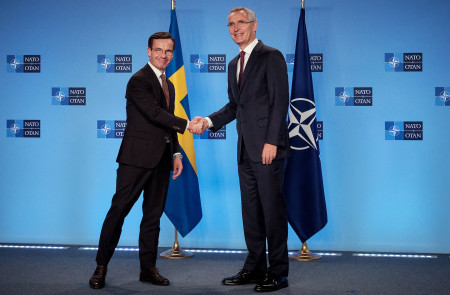 <p>El primer ministro de Suecia, Ulf Kristersson, junto al secretario general de la OTAN, Jens Stoltenberg, el 20 de octubre de 2022.<strong> / OTAN</strong></p>