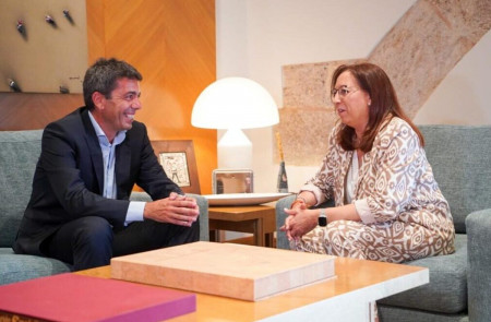 <p>Carlos Mazón, presidente de la Generalitat Valenciana, presenta su candidatura a su socia Llanos Massó, de Vox. / <strong>PPCV</strong></p>