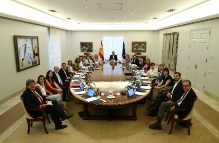 <p>El Gobierno en el primer Consejo de Ministros después de las elecciones de 2019. / <strong>Pool Moncloa-</strong><strong>Fernando Calvo.</strong></p>