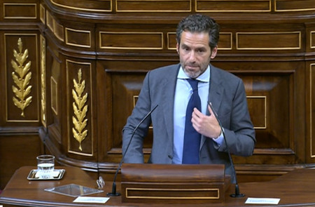 <p>El popular Borja Sémper hablando en euskera en el Congreso durante su intervención de ayer. / <strong>Congreso de los Diputados</strong></p>