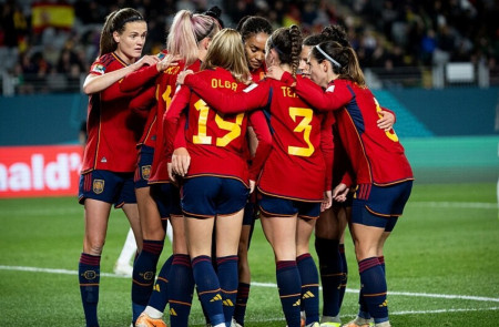 <p>Las jugadoras de la selección española de fútbol celebran un gol. / <strong>Twitter (@SEFutbolFem)</strong></p>