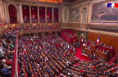 <p>Diputados y senadores aprueban en sesión conjunta, en Versalles, la inscripción del aborto en la Constitución. / <strong>Asamblea Nacional </strong></p>