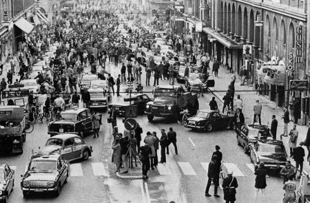 <p>El 3 de septiembre de 1967, Suecia vivió el Dagen H: los coches empezaron a circular por la derecha. / <strong>Jan Collsiöö</strong></p>